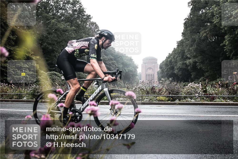 13.09.2026 - Stadtparktriathlon H.Heesch http://msf.ph/oto/10347179 13.09.2026 10:01:42 Radfahren 226, 338 meine-sportfotos.de