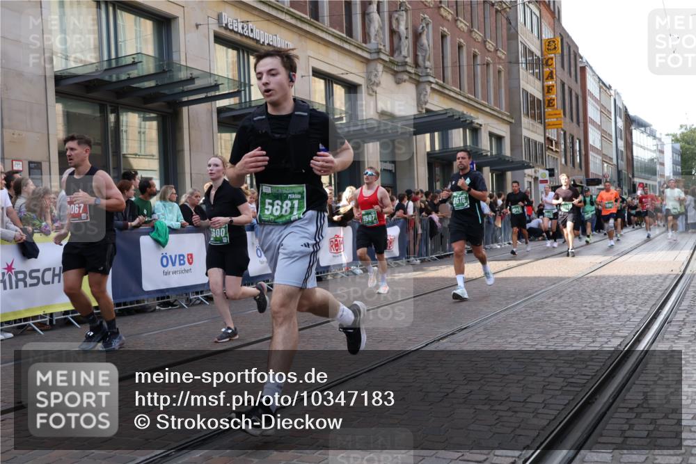 13.09.2026 - 21. swb-Marathon Bremen Strokosch-Dieckow http://msf.ph/oto/10347183 13.09.2026 13:30:36 Ziel 244, 800, 834, 1189, 1479, 1533, 1771, 1841, 1926, 1941, 2369, 2802, 2902, 2985, 3360, 3800, 4251, 4920, 5600, 5681, 5802, 5822, 5900, 6307, 6343, 6419, 7012, 7198, 7359, 7637, 7760, 7798, 7882, 8382, 8543, 8616, 9290, 9507, 9653, 9692, 9699, 9767, 9937, 9958, 9962, 9976, 13090, 13152, 13215, 625, 881, 1067, 2265, 2369, 2452, 2723, 2900, 3163, 3164, 3425, 4058, 4206, 4332, 4342, 4415, 4425, 4748, 4757, 4763, 5506, 5551, 7821, 8090, 8169, 8314, 8494 meine-sportfotos.de