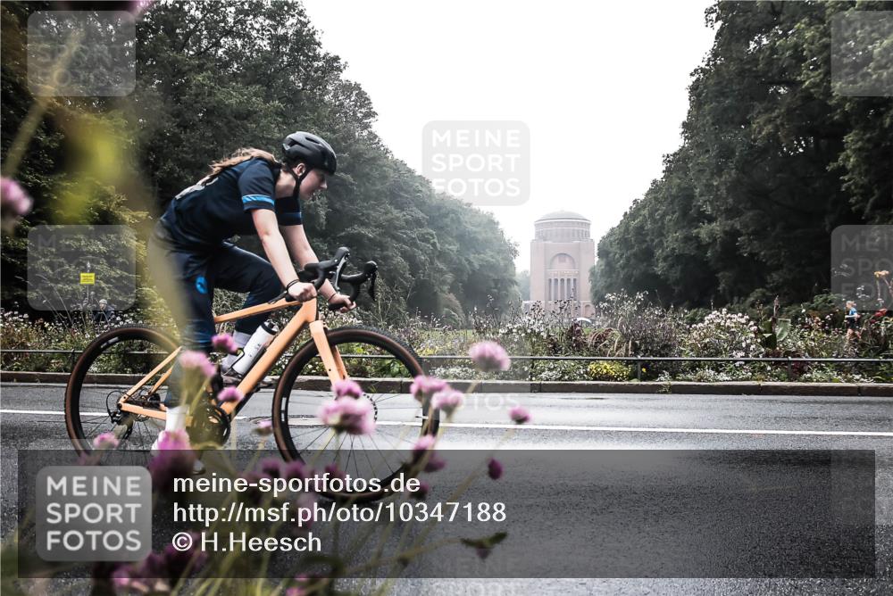 13.09.2026 - Stadtparktriathlon H.Heesch http://msf.ph/oto/10347188 13.09.2026 10:01:51 Radfahren 251, 308, 324 meine-sportfotos.de
