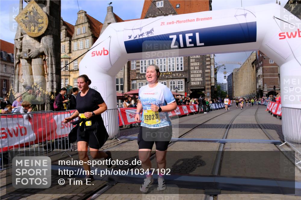13.09.2026 - 21. swb-Marathon Bremen Tim E. http://msf.ph/oto/10347192 13.09.2026 11:18:11 Ziel 10137, 10713, 11367, 11482, 11932, 12023, 12226, 12321, 12373 meine-sportfotos.de