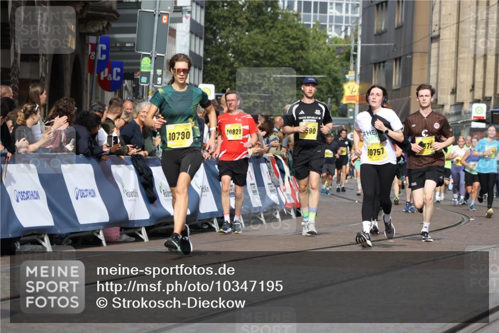 13.09.2026 - 21. swb-Marathon Bremen Strokosch-Dieckow http://msf.ph/oto/10347195 13.09.2026 10:53:27 Ziel 10284, 10448, 10585, 10714, 10863, 11012, 11238, 11282, 11575, 11766, 12170, 12369, 12398, 12461, 10141, 10222, 10227, 10478, 10479, 10626, 10838, 10845, 10905, 11242, 11446, 11502, 11800, 12119, 12331, 12341, 13597 meine-sportfotos.de