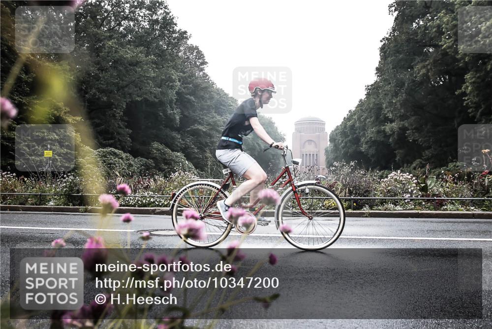 13.09.2026 - Stadtparktriathlon H.Heesch http://msf.ph/oto/10347200 13.09.2026 10:01:55 Radfahren 218, 251, 275, 308, 317, 323 meine-sportfotos.de