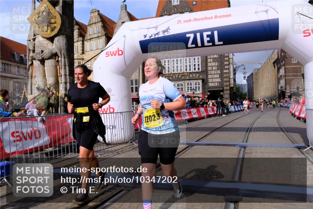 13.09.2026 - 21. swb-Marathon Bremen Tim E. http://msf.ph/oto/10347202 13.09.2026 11:18:11 Ziel 10137, 10713, 11367, 11482, 11932, 12023, 12226, 12321, 12373 meine-sportfotos.de