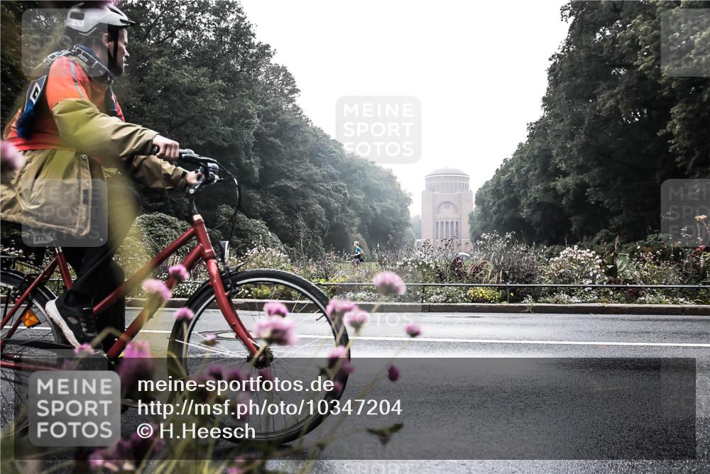13.09.2026 - Stadtparktriathlon H.Heesch http://msf.ph/oto/10347204 13.09.2026 10:01:56 Radfahren 218, 243, 251, 275, 308, 317, 323 meine-sportfotos.de