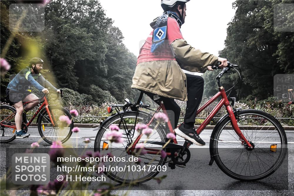 13.09.2026 - Stadtparktriathlon H.Heesch http://msf.ph/oto/10347209 13.09.2026 10:01:56 Radfahren 218, 243, 251, 275, 308, 317, 323 meine-sportfotos.de