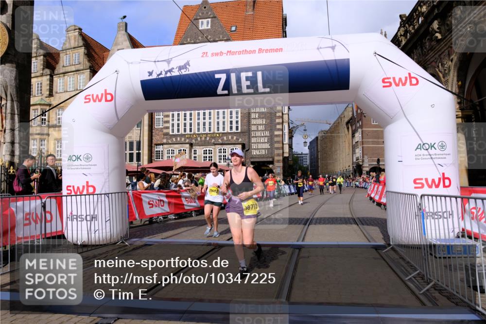 13.09.2026 - 21. swb-Marathon Bremen Tim E. http://msf.ph/oto/10347225 13.09.2026 11:18:19 Ziel 10137, 10713, 11482, 11808, 11829, 11943, 12023, 12321, 12373 meine-sportfotos.de