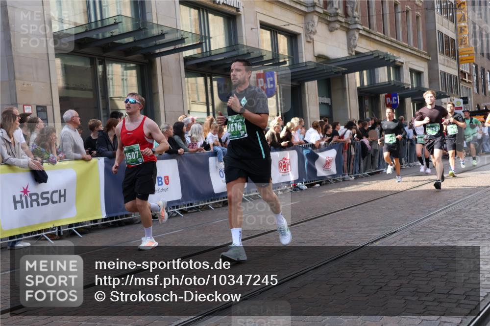 13.09.2026 - 21. swb-Marathon Bremen Strokosch-Dieckow http://msf.ph/oto/10347245 13.09.2026 13:30:37 Ziel 244, 800, 834, 1189, 1479, 1533, 1771, 1841, 1926, 1941, 2513, 2802, 2902, 2985, 3360, 3800, 4251, 4920, 5600, 5681, 5802, 5822, 5846, 5900, 6307, 6343, 6419, 6732, 7012, 7198, 7359, 7637, 7760, 7798, 7882, 8382, 8543, 8616, 9290, 9507, 9653, 9767, 9937, 9958, 9962, 9976, 13090, 13152, 13215, 625, 800, 834, 881, 1067, 1926, 2265, 2369, 2452, 2723, 2900, 3163, 3164, 3425, 4058, 4206, 4332, 4342, 4415, 4425, 4748, 4757, 4763, 5506, 5551, 7821, 8090, 8169, 8314, 8494 meine-sportfotos.de