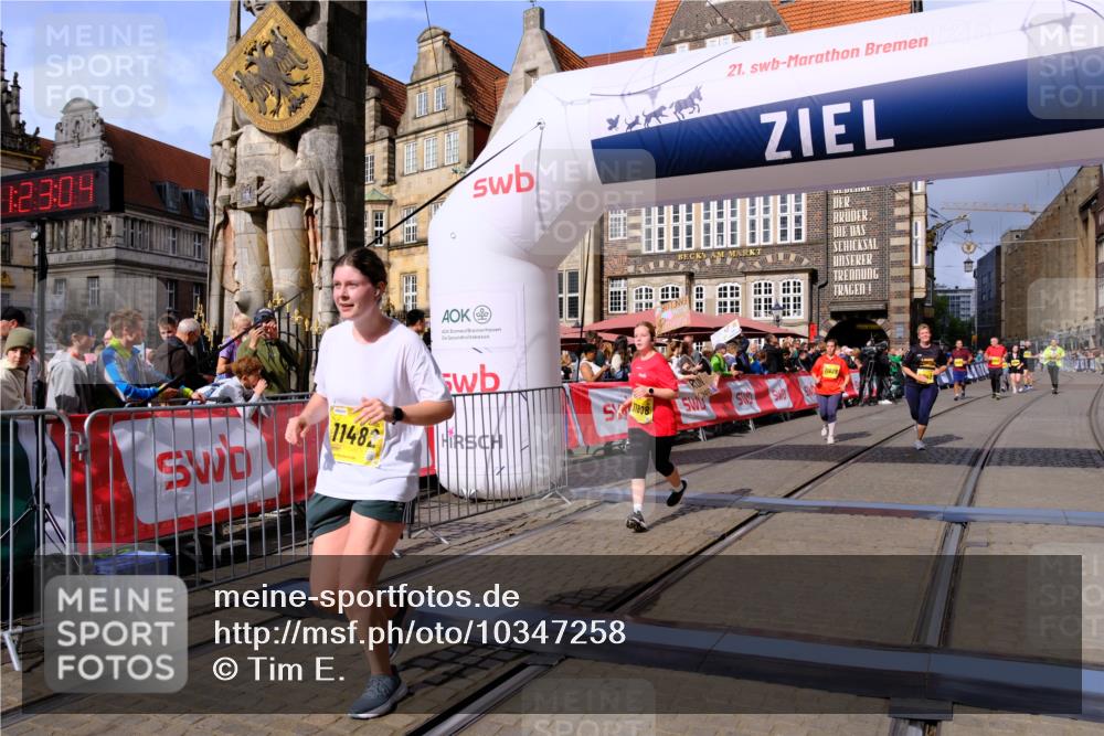 13.09.2026 - 21. swb-Marathon Bremen Tim E. http://msf.ph/oto/10347258 13.09.2026 11:18:21 Ziel 10137, 10459, 10513, 10713, 11482, 11808, 11829, 11943, 12023, 12373 meine-sportfotos.de