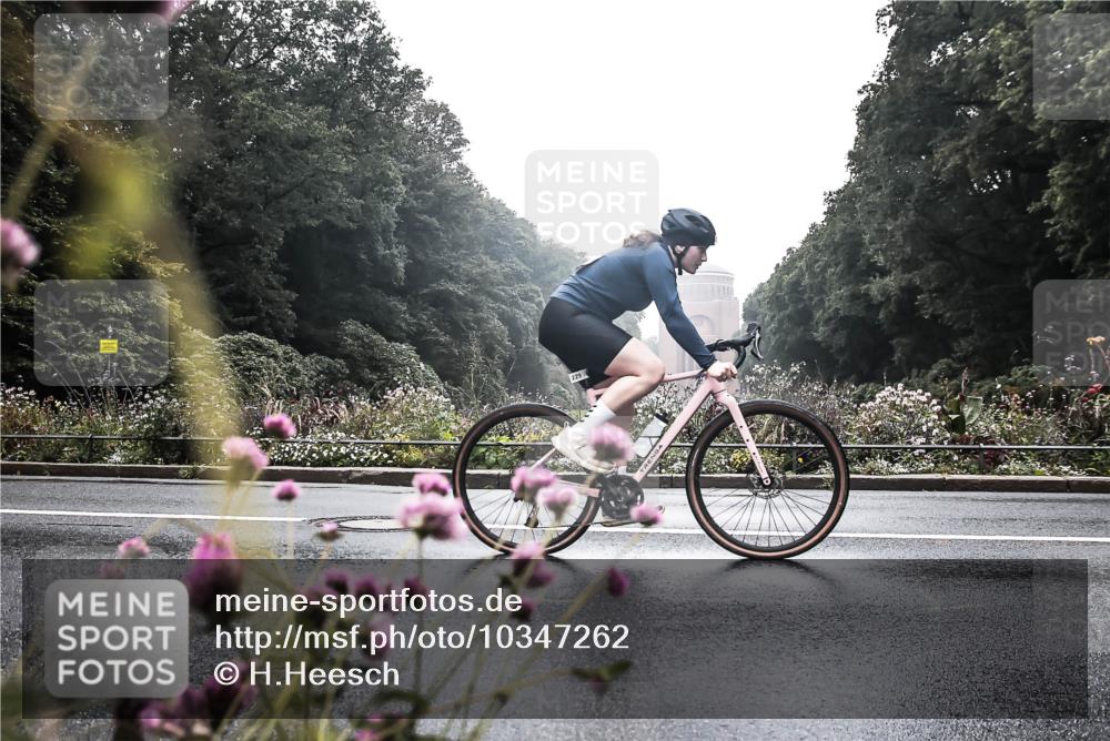 13.09.2026 - Stadtparktriathlon H.Heesch http://msf.ph/oto/10347262 13.09.2026 10:02:22 Radfahren 229, 249, 274, 309, 332, 336 meine-sportfotos.de