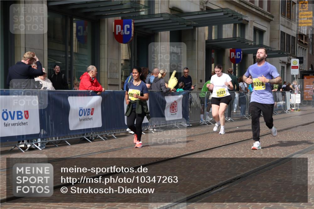 13.09.2026 - 21. swb-Marathon Bremen Strokosch-Dieckow http://msf.ph/oto/10347263 13.09.2026 11:10:32 Ziel 10148, 10163, 10461, 10462, 10547, 10653, 10792, 10841, 10911, 11043, 11047, 11237, 11309, 11327, 11335, 11465, 11513, 11583, 11691, 11736, 11756, 11846, 11993, 12401, 10002, 10169, 10247, 10361, 10362, 10422, 10706, 10719, 10768, 10791, 10890, 10963, 11080, 11283, 11298, 11300, 11382, 11725, 11732, 11957, 11982, 12183, 12227, 12293, 12454, 12550 meine-sportfotos.de