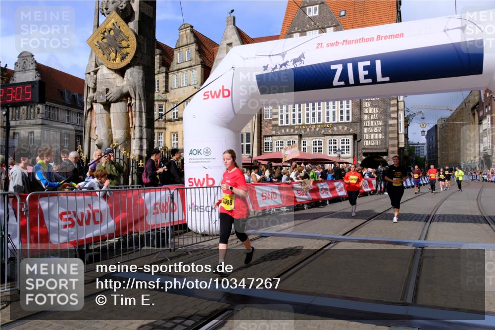 13.09.2026 - 21. swb-Marathon Bremen Tim E. http://msf.ph/oto/10347267 13.09.2026 11:18:22 Ziel 10191, 10459, 10513, 10713, 11482, 11808, 11829, 11943, 12023, 12177, 12178, 12373 meine-sportfotos.de