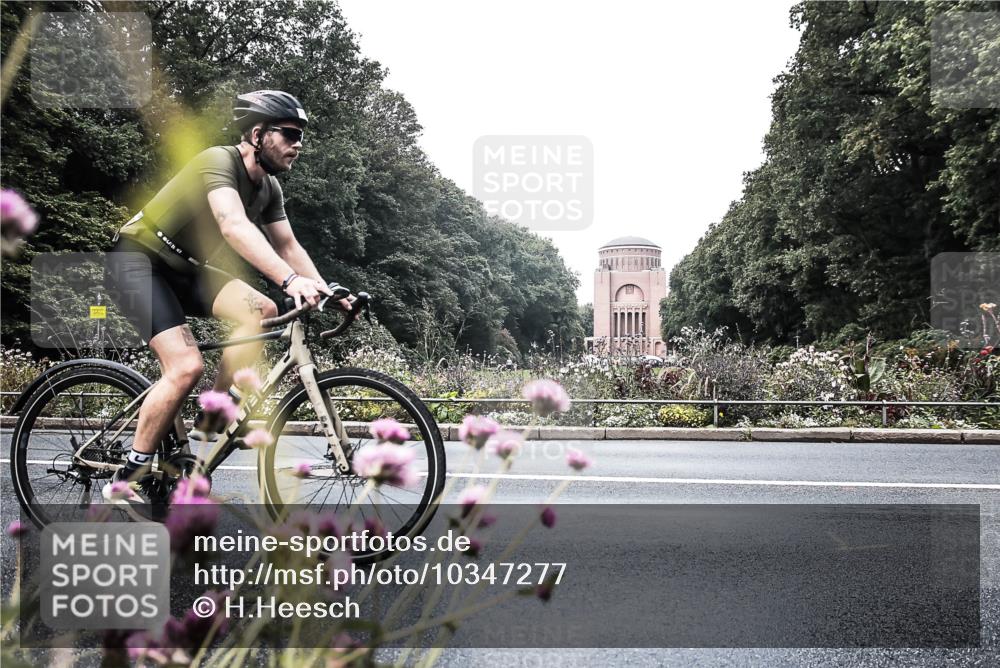 13.09.2026 - Stadtparktriathlon H.Heesch http://msf.ph/oto/10347277 13.09.2026 11:11:31 Radfahren 596, 655, 666 meine-sportfotos.de