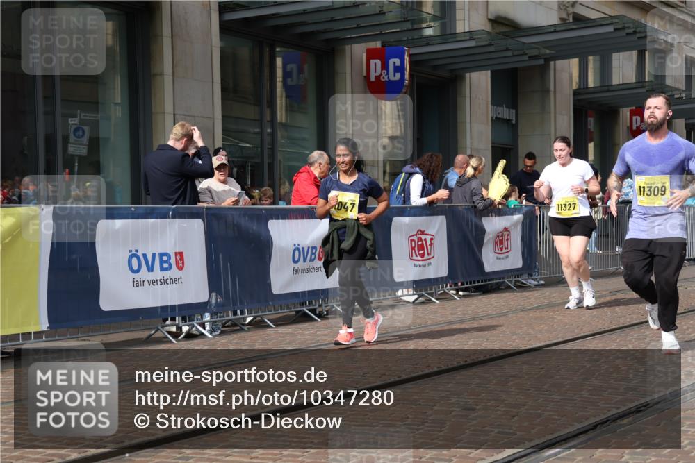 13.09.2026 - 21. swb-Marathon Bremen Strokosch-Dieckow http://msf.ph/oto/10347280 13.09.2026 11:10:32 Ziel 10148, 10163, 10461, 10462, 10547, 10653, 10792, 10841, 10911, 11043, 11047, 11237, 11309, 11327, 11335, 11465, 11513, 11583, 11691, 11736, 11756, 11846, 11993, 12401, 10002, 10169, 10247, 10361, 10362, 10422, 10706, 10719, 10768, 10791, 10890, 10963, 11080, 11283, 11298, 11300, 11382, 11725, 11732, 11957, 11982, 12183, 12227, 12293, 12454, 12550 meine-sportfotos.de