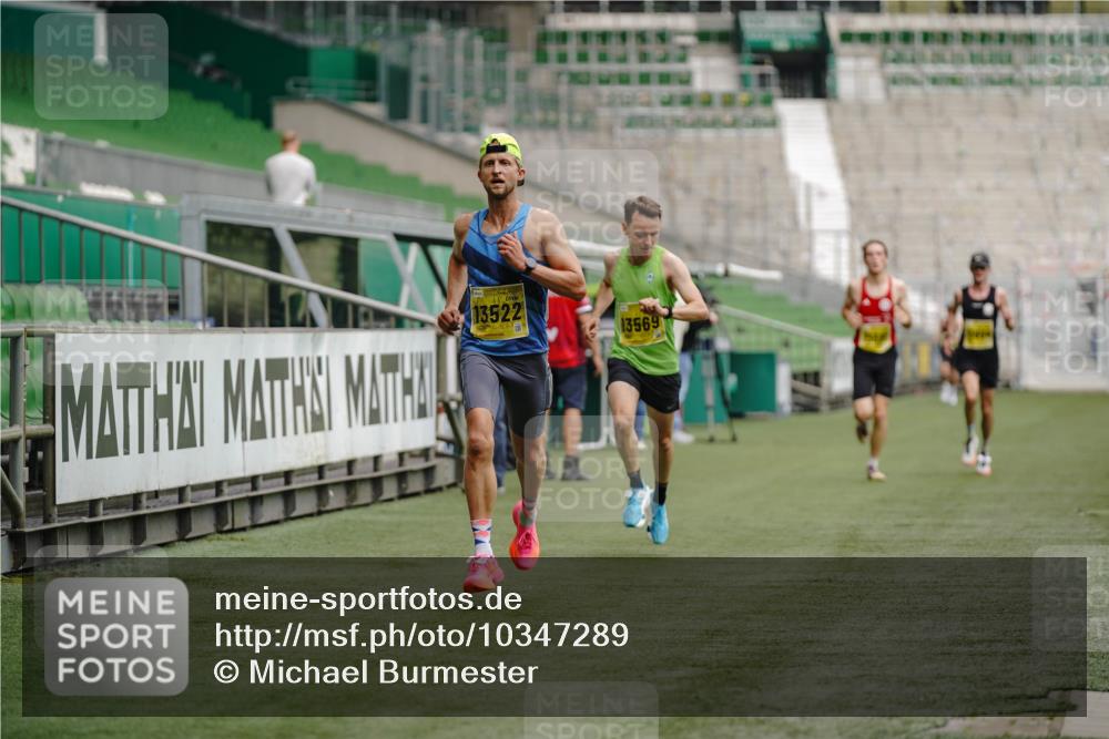 13.09.2026 - 21. swb-Marathon Bremen Michael Burmester http://msf.ph/oto/10347289 13.09.2026 10:16:41 Laufen im Stadion 10597, 12272, 13501, 13510, 13515, 13517, 13522, 13525, 13542, 13547, 13567, 13569, 13576, 13579, 13623, 13627, 13635 meine-sportfotos.de