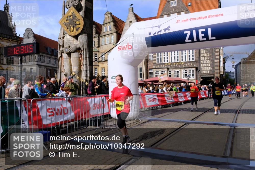 13.09.2026 - 21. swb-Marathon Bremen Tim E. http://msf.ph/oto/10347292 13.09.2026 11:18:22 Ziel 10191, 10459, 10513, 10713, 11482, 11808, 11829, 11943, 12023, 12177, 12178, 12373 meine-sportfotos.de