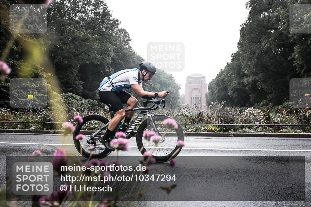 13.09.2026 - Stadtparktriathlon H.Heesch http://msf.ph/oto/10347294 13.09.2026 10:02:34 Radfahren 211, 263, 313, 326, 340 meine-sportfotos.de