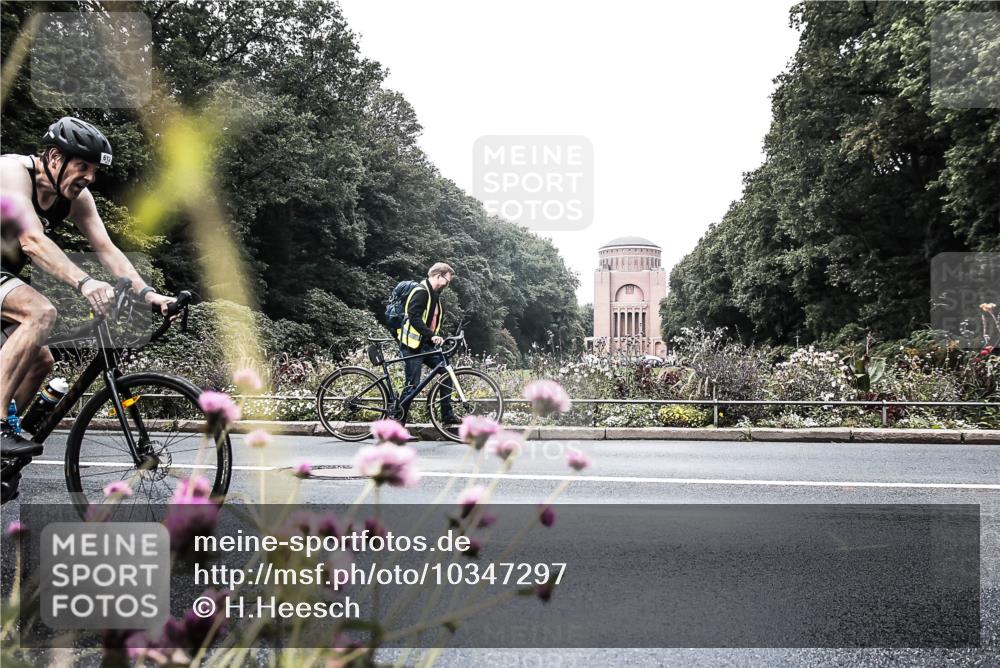 13.09.2026 - Stadtparktriathlon H.Heesch http://msf.ph/oto/10347297 13.09.2026 11:11:38 Radfahren 451, 470, 547, 612 meine-sportfotos.de