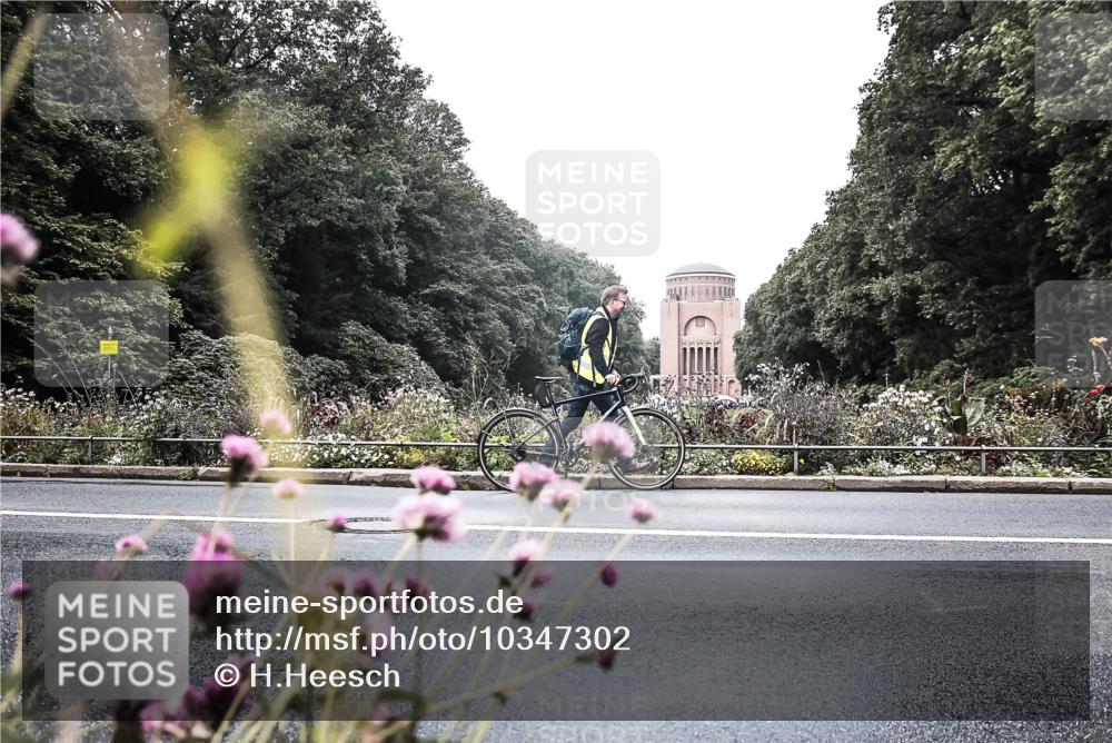 13.09.2026 - Stadtparktriathlon H.Heesch http://msf.ph/oto/10347302 13.09.2026 11:11:38 Radfahren 451, 470, 547, 612 meine-sportfotos.de