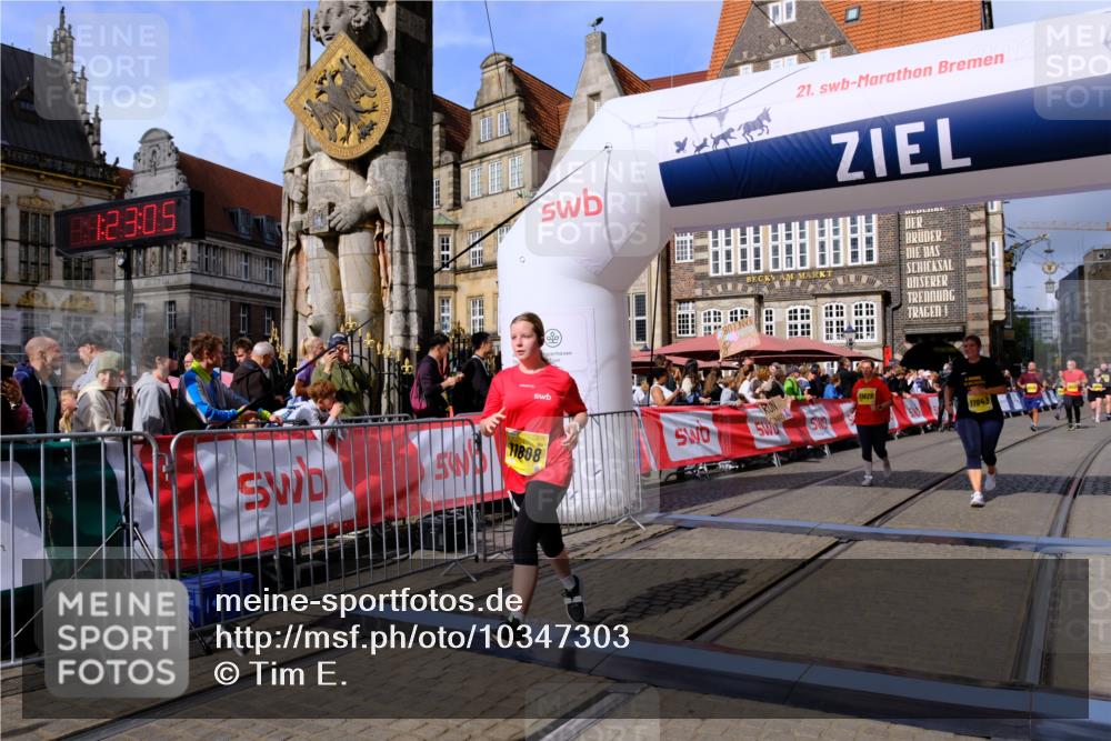 13.09.2026 - 21. swb-Marathon Bremen Tim E. http://msf.ph/oto/10347303 13.09.2026 11:18:22 Ziel 10191, 10459, 10513, 10713, 11482, 11808, 11829, 11943, 12023, 12177, 12178, 12373 meine-sportfotos.de