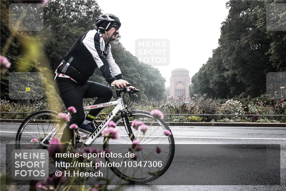 13.09.2026 - Stadtparktriathlon H.Heesch http://msf.ph/oto/10347306 13.09.2026 10:02:36 Radfahren 211, 263, 313, 340 meine-sportfotos.de