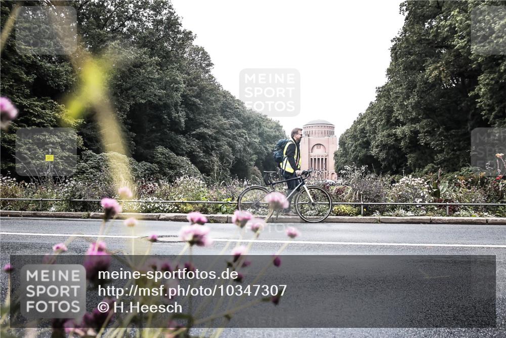 13.09.2026 - Stadtparktriathlon H.Heesch http://msf.ph/oto/10347307 13.09.2026 11:11:39 Radfahren 451, 470, 547, 612 meine-sportfotos.de