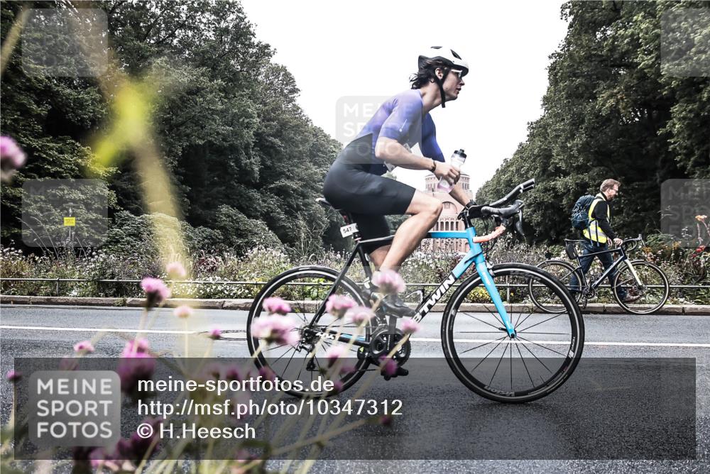 13.09.2026 - Stadtparktriathlon H.Heesch http://msf.ph/oto/10347312 13.09.2026 11:11:41 Radfahren 470, 498, 547, 612 meine-sportfotos.de