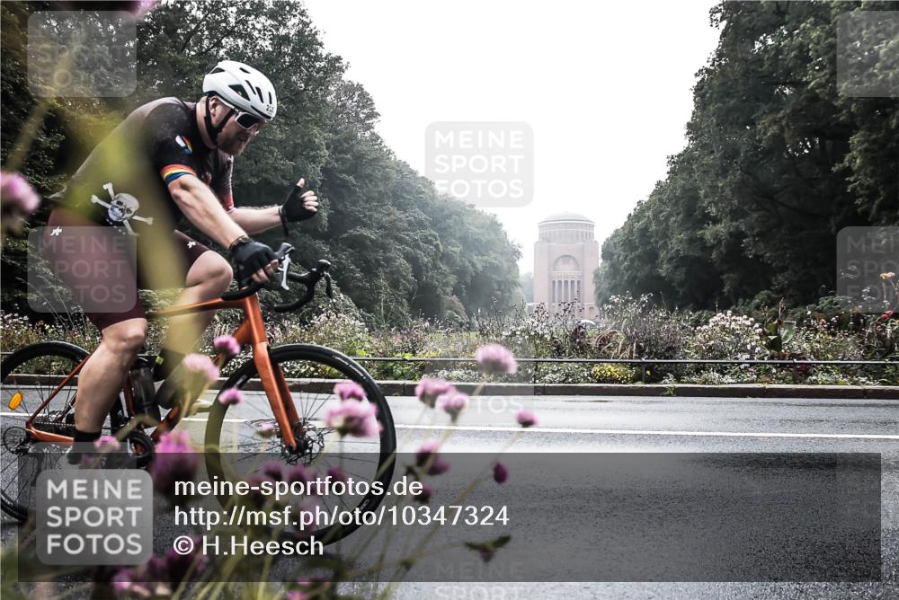 13.09.2026 - Stadtparktriathlon H.Heesch http://msf.ph/oto/10347324 13.09.2026 10:03:00 Radfahren 253, 254 meine-sportfotos.de