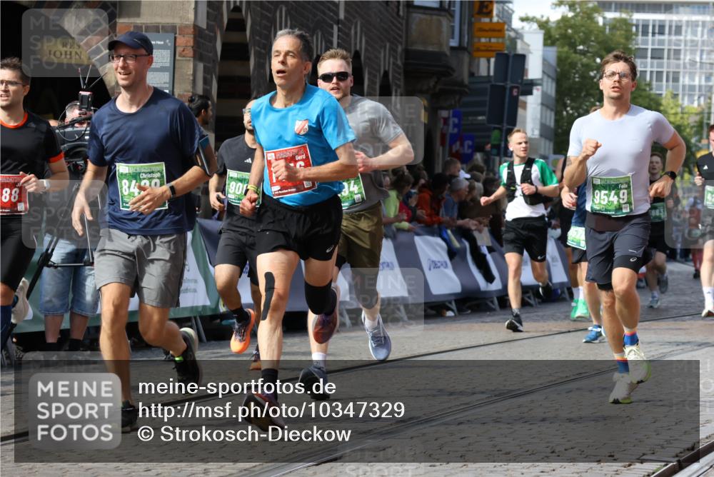 13.09.2026 - 21. swb-Marathon Bremen Strokosch-Dieckow http://msf.ph/oto/10347329 13.09.2026 13:28:21 Ziel 488, 1343, 1456, 3480, 3576, 4106, 4133, 4265, 5360, 5462, 6468, 6522, 7926, 8188, 8656, 9067, 9145, 9167, 9168, 9543, 9881, 13069, 1239, 1380, 2764, 3028, 3294, 4250, 5683, 6914, 6957, 8429, 8483, 8570, 9064, 9549 meine-sportfotos.de