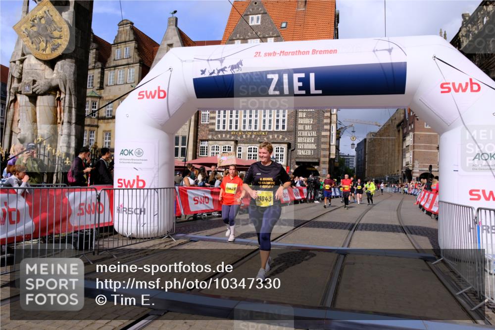 13.09.2026 - 21. swb-Marathon Bremen Tim E. http://msf.ph/oto/10347330 13.09.2026 11:18:24 Ziel 10191, 10192, 10459, 10513, 10713, 11482, 11808, 11829, 11943, 12177, 12178 meine-sportfotos.de