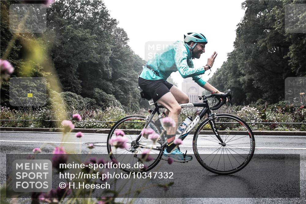 13.09.2026 - Stadtparktriathlon H.Heesch http://msf.ph/oto/10347332 13.09.2026 10:03:01 Radfahren 253, 254 meine-sportfotos.de