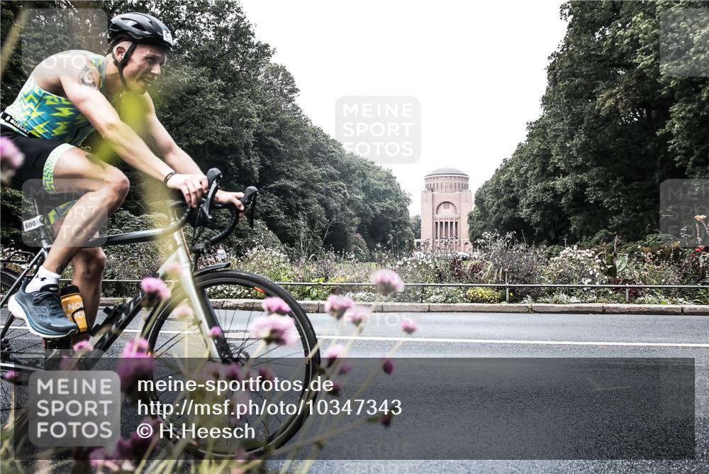 13.09.2026 - Stadtparktriathlon H.Heesch http://msf.ph/oto/10347343 13.09.2026 11:12:07 Radfahren 600, 700 meine-sportfotos.de