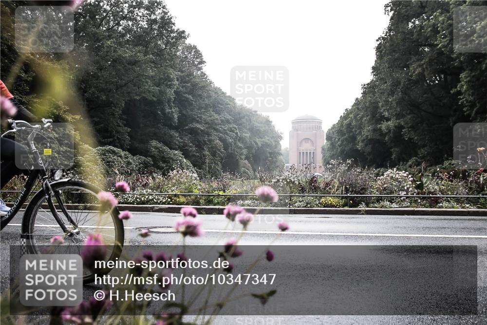 13.09.2026 - Stadtparktriathlon H.Heesch http://msf.ph/oto/10347347 13.09.2026 10:03:18 Radfahren 330, 335 meine-sportfotos.de