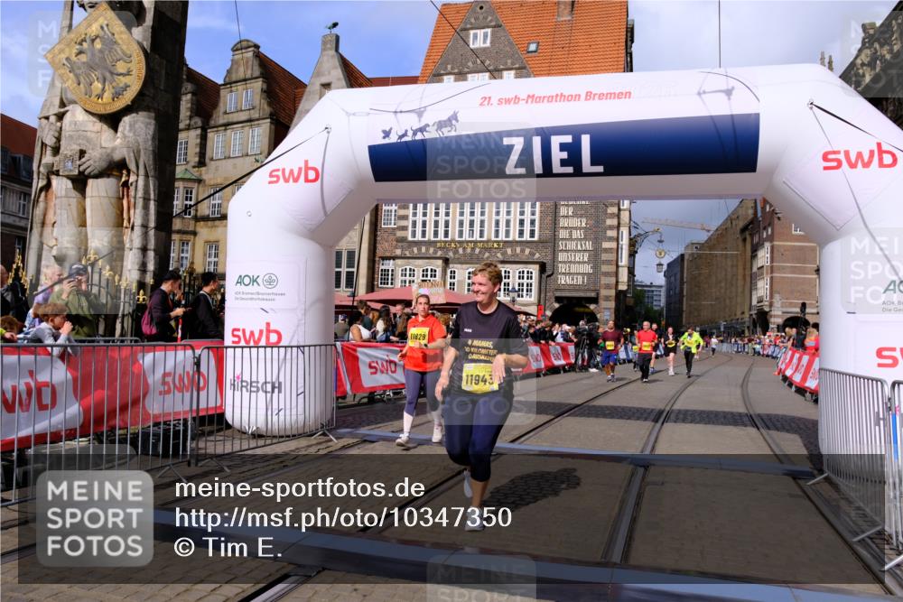 13.09.2026 - 21. swb-Marathon Bremen Tim E. http://msf.ph/oto/10347350 13.09.2026 11:18:24 Ziel 10191, 10192, 10459, 10513, 10713, 11482, 11808, 11829, 11943, 12177, 12178 meine-sportfotos.de