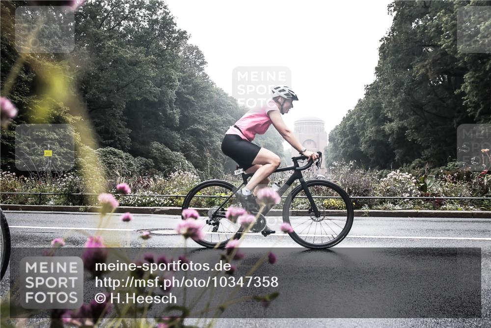13.09.2026 - Stadtparktriathlon H.Heesch http://msf.ph/oto/10347358 13.09.2026 10:03:21 Radfahren 255, 270, 302, 335 meine-sportfotos.de