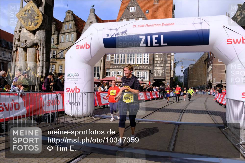 13.09.2026 - 21. swb-Marathon Bremen Tim E. http://msf.ph/oto/10347359 13.09.2026 11:18:24 Ziel 10191, 10192, 10459, 10513, 10713, 11482, 11808, 11829, 11943, 12177, 12178 meine-sportfotos.de
