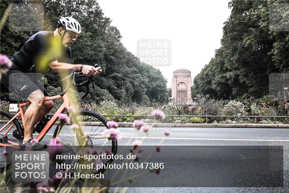 13.09.2026 - Stadtparktriathlon H.Heesch http://msf.ph/oto/10347386 13.09.2026 11:12:44 Radfahren 653, 670, 702 meine-sportfotos.de