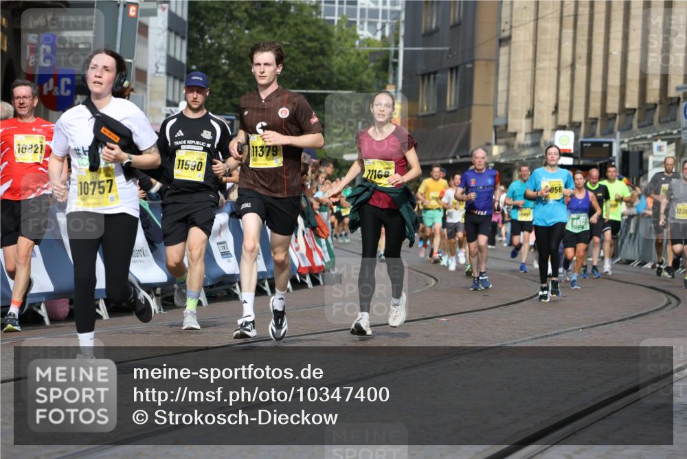 13.09.2026 - 21. swb-Marathon Bremen Strokosch-Dieckow http://msf.ph/oto/10347400 13.09.2026 10:53:29 Ziel 10284, 10448, 10585, 10714, 11012, 11238, 11282, 11575, 12040, 12170, 12275, 12369, 12398, 12461, 10141, 10174, 10222, 10227, 10478, 10479, 10626, 10838, 10845, 10905, 11242, 11446, 11502, 11800, 11950, 12119, 12331, 12341, 13597 meine-sportfotos.de