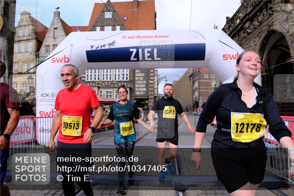 13.09.2026 - 21. swb-Marathon Bremen Tim E. http://msf.ph/oto/10347405 13.09.2026 11:18:32 Ziel 10191, 10192, 10459, 10513, 10651, 11808, 11829, 11943, 12177, 12178 meine-sportfotos.de