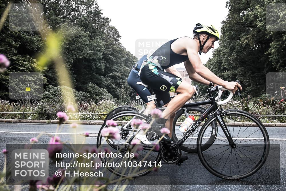 13.09.2026 - Stadtparktriathlon H.Heesch http://msf.ph/oto/10347414 13.09.2026 11:13:11 Radfahren 556, 560, 630, 633 meine-sportfotos.de