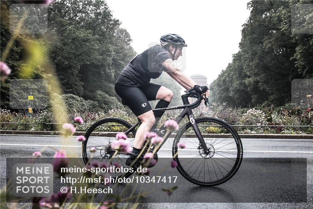 13.09.2026 - Stadtparktriathlon H.Heesch http://msf.ph/oto/10347417 13.09.2026 10:04:25 Radfahren 252, 265 meine-sportfotos.de