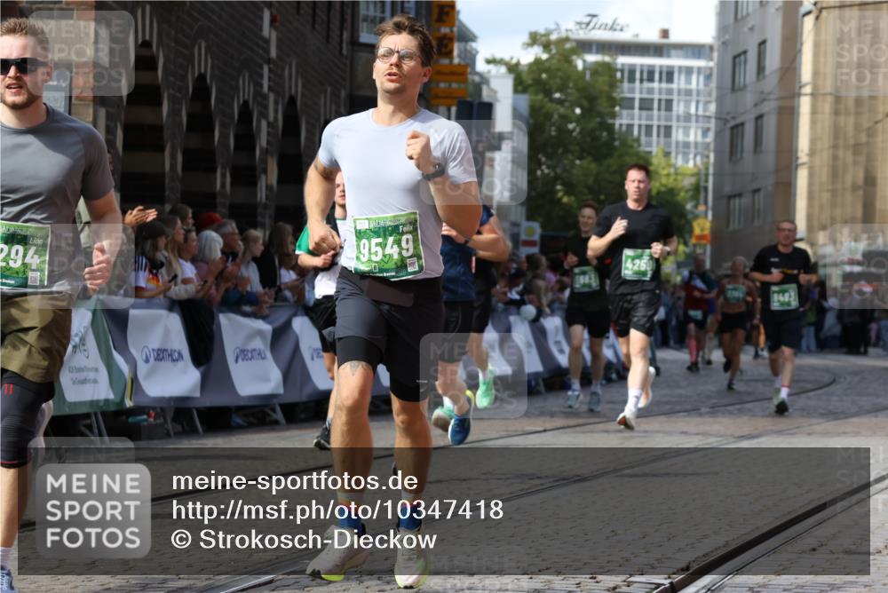 13.09.2026 - 21. swb-Marathon Bremen Strokosch-Dieckow http://msf.ph/oto/10347418 13.09.2026 13:28:22 Ziel 488, 1343, 1456, 3480, 3576, 4106, 4133, 4265, 5360, 5462, 6468, 7926, 8188, 8656, 9067, 9145, 9167, 9168, 9543, 9738, 9881, 13069, 613, 1239, 1914, 2764, 3028, 4250, 5683, 6914, 6957, 8483, 8570, 8938, 9064 meine-sportfotos.de