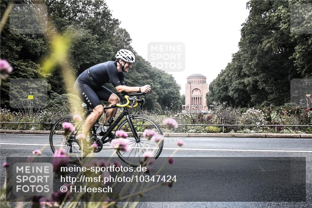13.09.2026 - Stadtparktriathlon H.Heesch http://msf.ph/oto/10347424 13.09.2026 11:13:21 Radfahren 602, 635, 668 meine-sportfotos.de