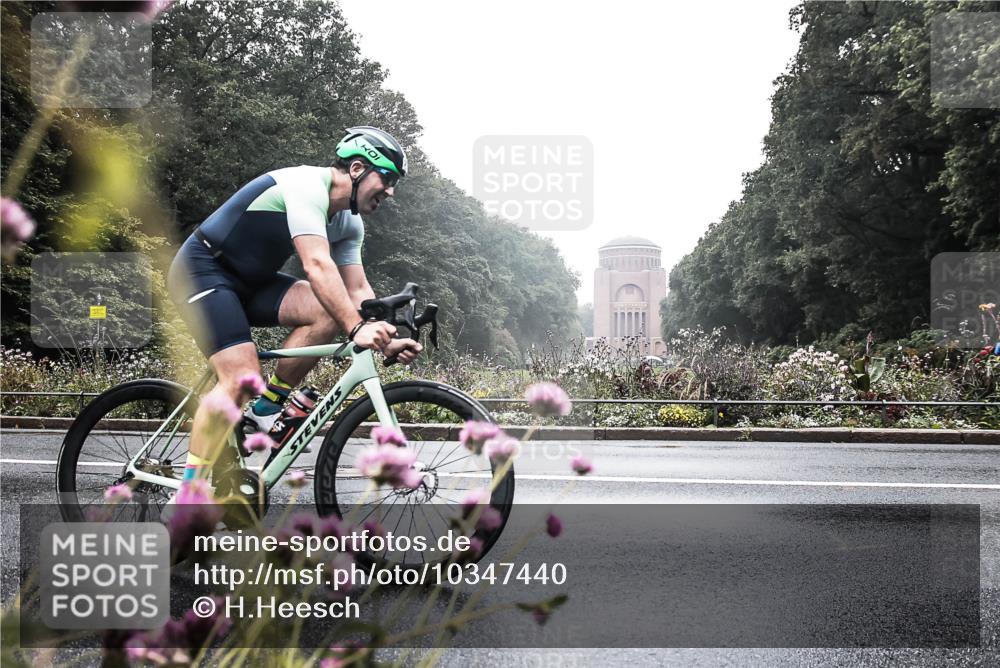 13.09.2026 - Stadtparktriathlon H.Heesch http://msf.ph/oto/10347440 13.09.2026 10:04:48 Radfahren 260, 320 meine-sportfotos.de