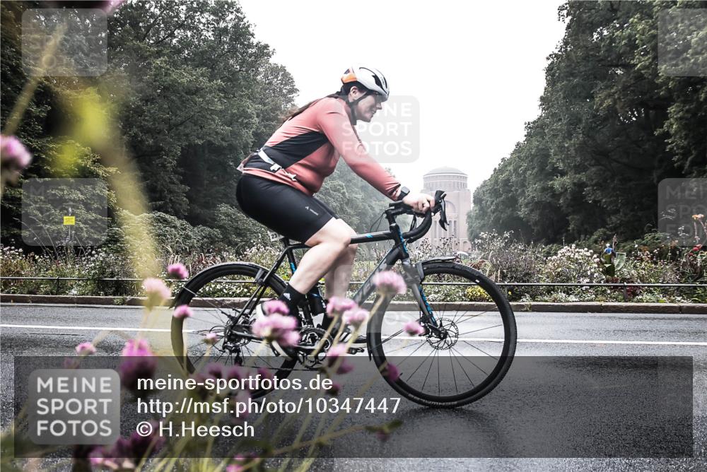 13.09.2026 - Stadtparktriathlon H.Heesch http://msf.ph/oto/10347447 13.09.2026 10:04:56 Radfahren 231, 246 meine-sportfotos.de
