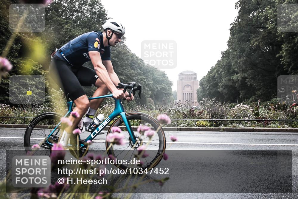 13.09.2026 - Stadtparktriathlon H.Heesch http://msf.ph/oto/10347452 13.09.2026 10:05:04 Radfahren 258, 311, 312 meine-sportfotos.de