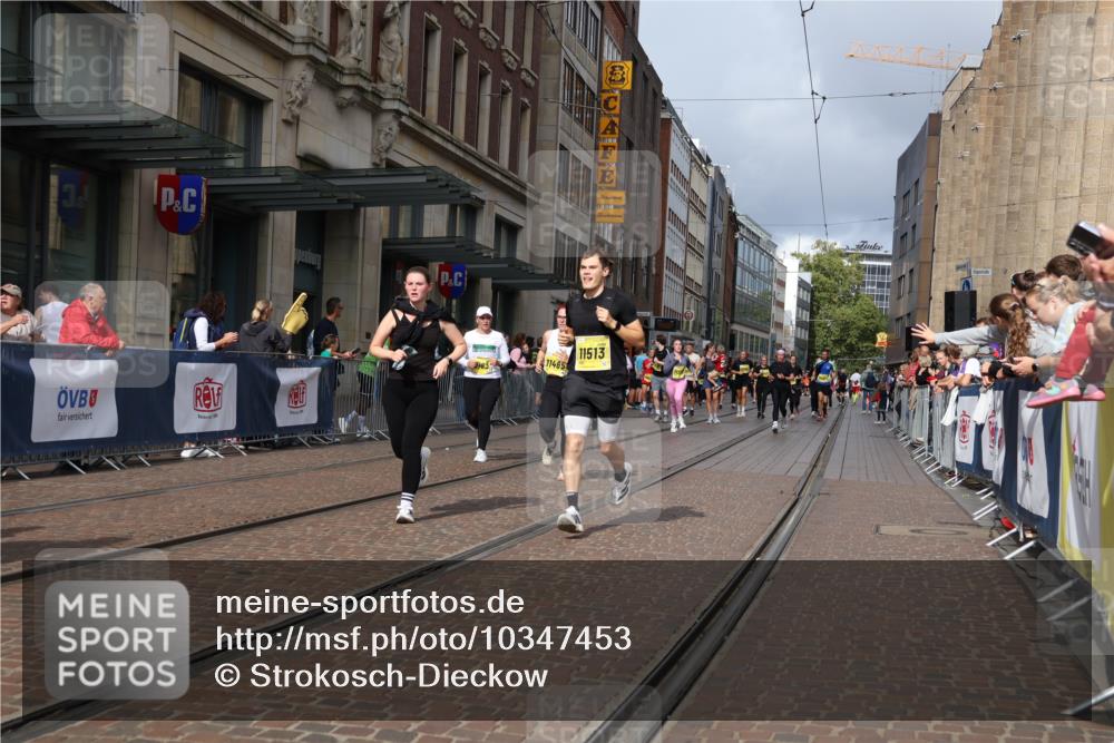 13.09.2026 - 21. swb-Marathon Bremen Strokosch-Dieckow http://msf.ph/oto/10347453 13.09.2026 11:10:42 Ziel 10148, 10163, 10313, 10461, 10462, 10527, 10547, 10644, 10653, 10792, 10841, 10911, 11043, 11062, 11141, 11237, 11335, 11465, 11483, 11513, 11679, 11691, 11756, 11993, 12396, 12401, 12507, 10002, 10169, 10247, 10422, 10706, 10719, 10768, 10791, 10890, 10911, 11047, 11080, 11283, 11298, 11300, 11309, 11327, 11513, 11583, 11736, 11846, 11957, 11982, 12183, 12227, 12454, 12550 meine-sportfotos.de