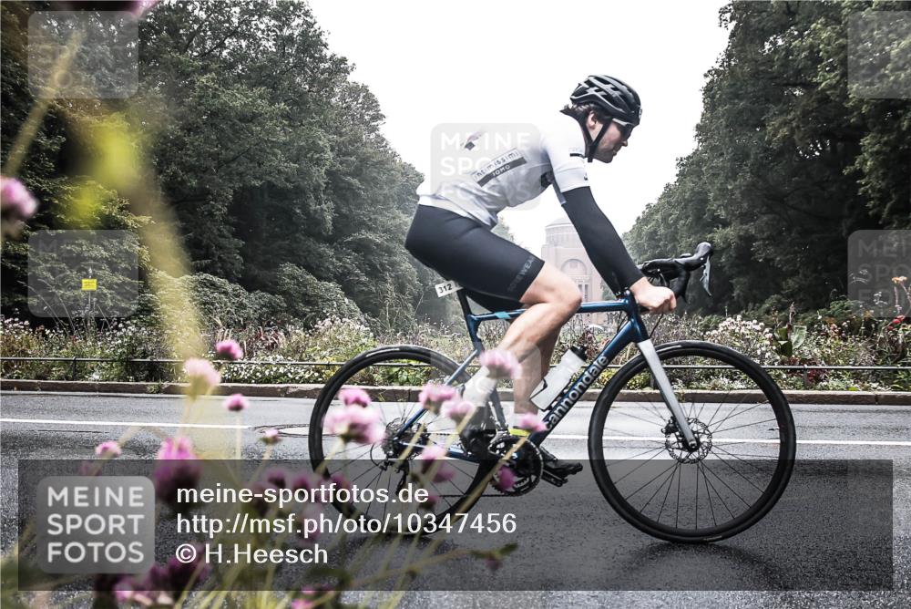 13.09.2026 - Stadtparktriathlon H.Heesch http://msf.ph/oto/10347456 13.09.2026 10:05:06 Radfahren 258, 311, 312 meine-sportfotos.de