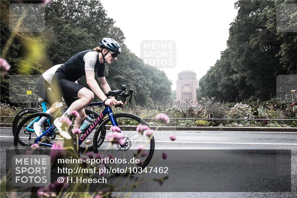 13.09.2026 - Stadtparktriathlon H.Heesch http://msf.ph/oto/10347462 13.09.2026 10:05:14 Radfahren 213, 281, 300, 333 meine-sportfotos.de