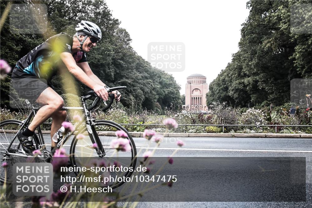13.09.2026 - Stadtparktriathlon H.Heesch http://msf.ph/oto/10347475 13.09.2026 11:13:54 Radfahren 512, 687 meine-sportfotos.de