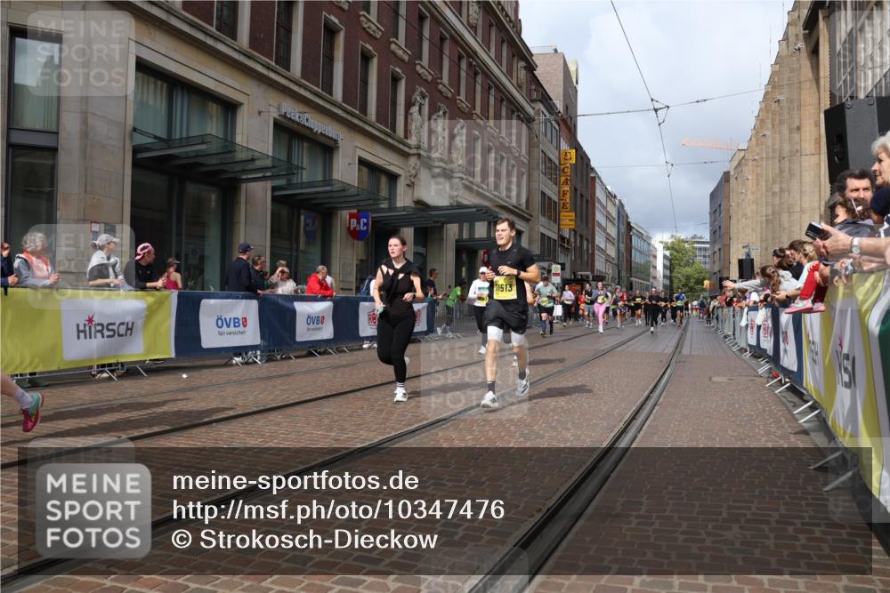 13.09.2026 - 21. swb-Marathon Bremen Strokosch-Dieckow http://msf.ph/oto/10347476 13.09.2026 11:10:42 Ziel 10148, 10163, 10313, 10461, 10462, 10527, 10547, 10644, 10653, 10792, 10841, 10911, 11043, 11062, 11141, 11237, 11335, 11465, 11483, 11513, 11679, 11691, 11756, 11993, 12396, 12401, 12507, 10002, 10169, 10247, 10422, 10706, 10719, 10768, 10791, 10890, 10911, 11047, 11080, 11283, 11298, 11300, 11309, 11327, 11513, 11583, 11736, 11846, 11957, 11982, 12183, 12227, 12454, 12550 meine-sportfotos.de